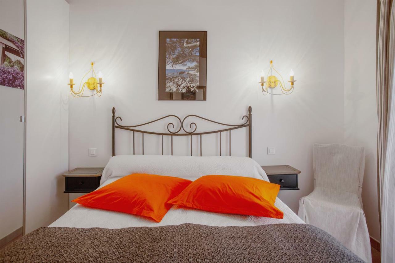 Ferienwohnung Coustelline Le Lavandou Exterior foto